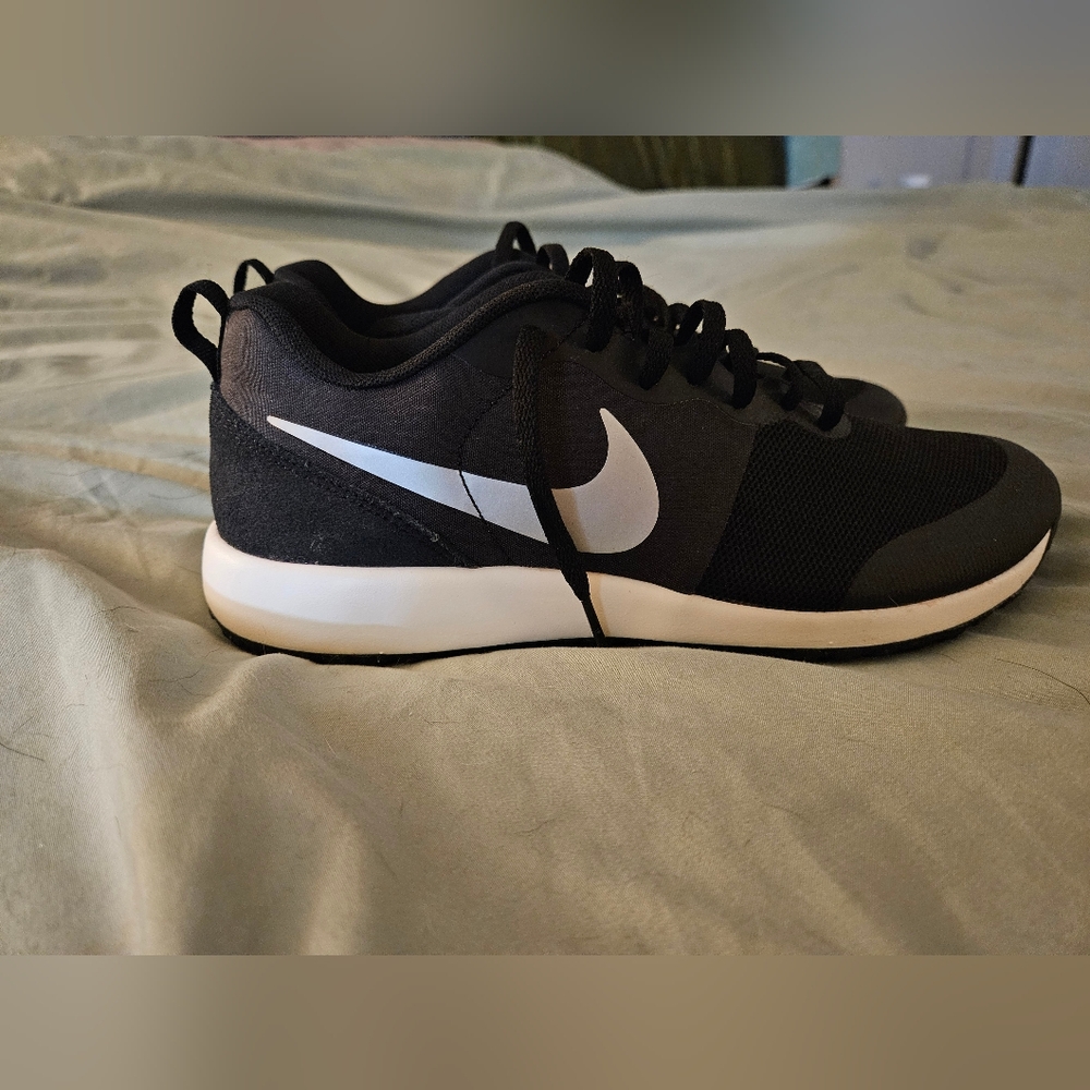 Nike Black Sneakers